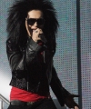 62250_Celebutopia-Bill_Kaulitz_performs_on_stage_during_concert_in_Rome-07_122_1166lo.jpg