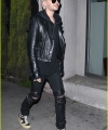 bill-kaulitz-steps-out-with-freshly-bleached-hair-02.jpg